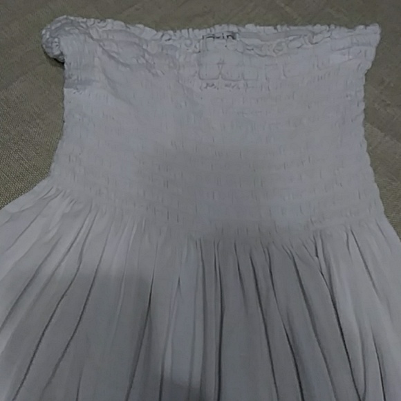 White Sleeveless Dress - Picture 2 of 3